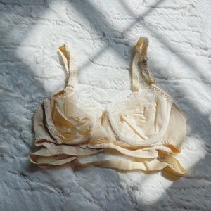 Vintage lace tan Bra with under strap Size 34B